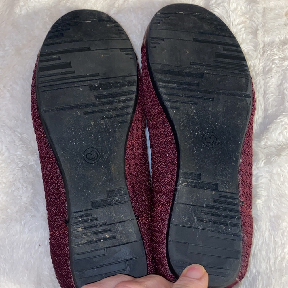 Woman’s Bare Traps Memory Foam Slide Ons Size 91/2 - image 8